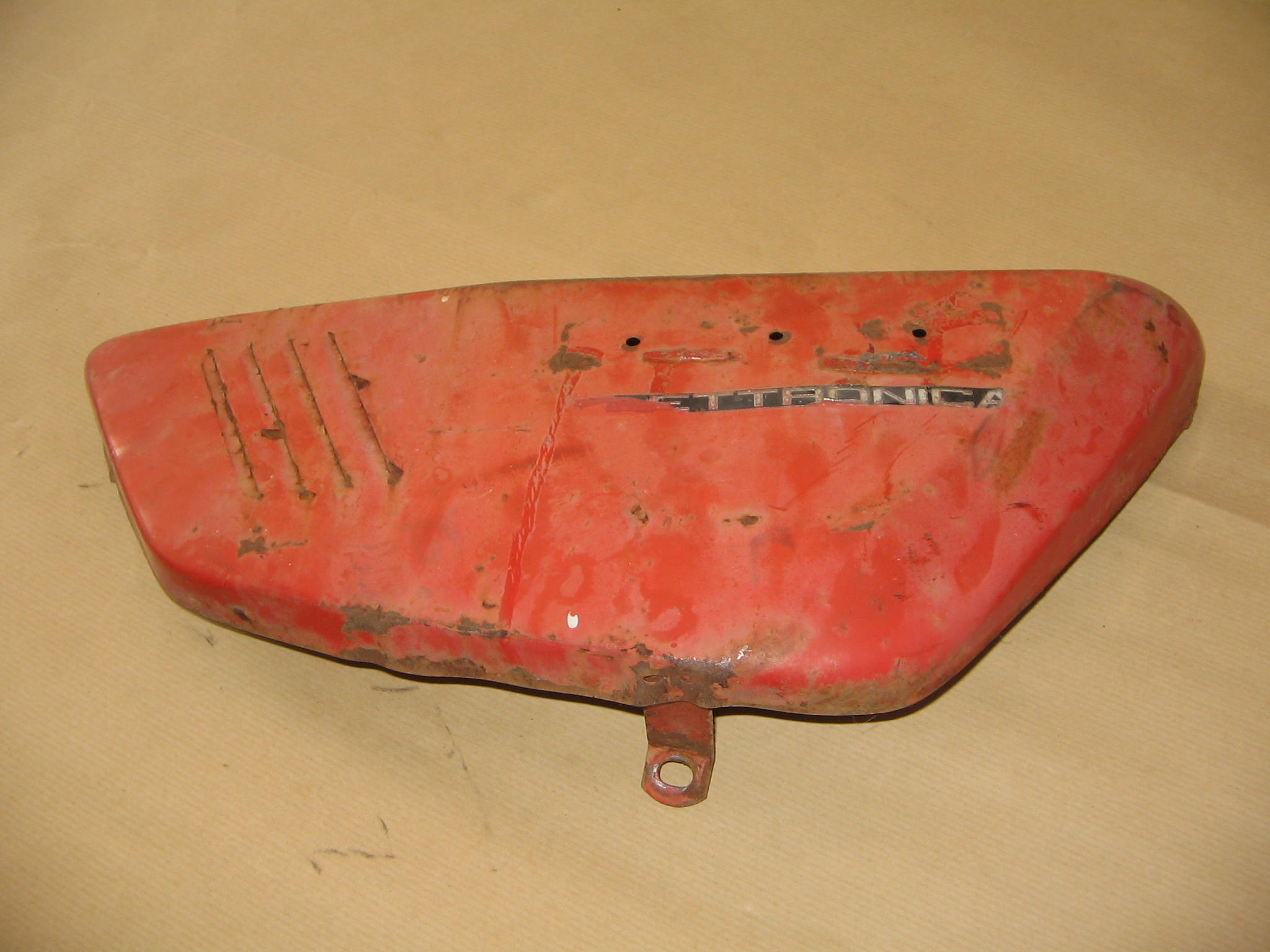 BENELLI 250 2C COPERCHIO LATERALE N.1788